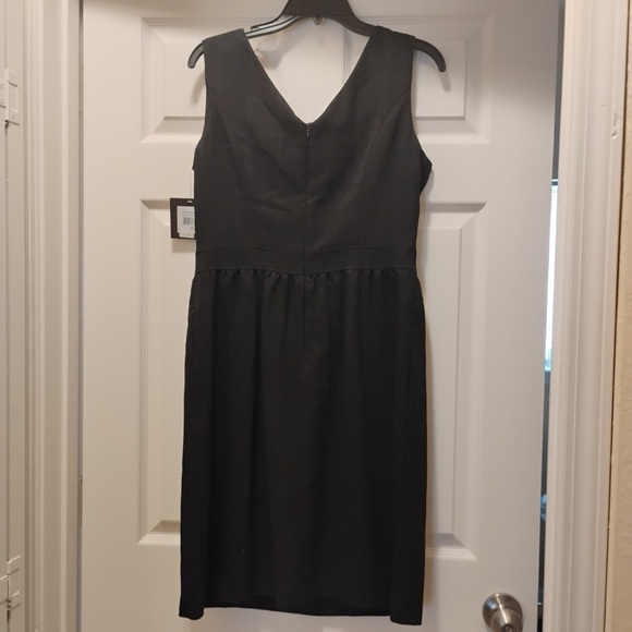 NWT Ellen Tracy Black Sleeveless Dress with Beaded Neckline Size 10 - Picture 6 of 7